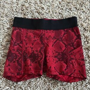 Lululemon What The Sport Short, Size 4-EUC